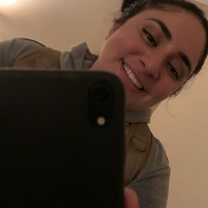 Meet your Posher, Stephanie